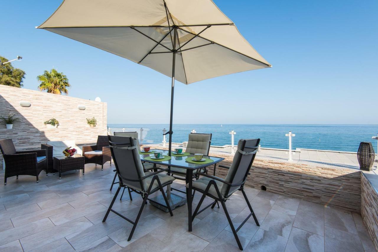 Seashore Bungalow Stunning Торремолинос Экстерьер фото